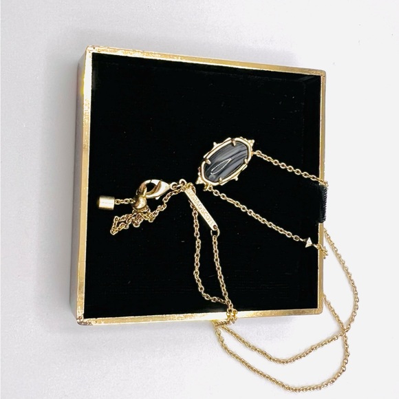 Kendra Scott Gold Tone Baroque Ella Pendant With Black Banded Agate Necklace - Picture 5 of 7